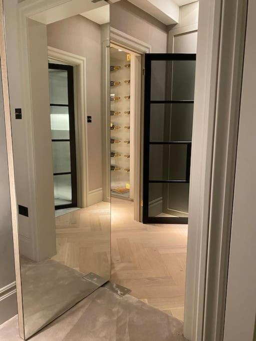 Luxury Georgian Apartment - 5 Minute Walk To Spa Bath Exterior photo