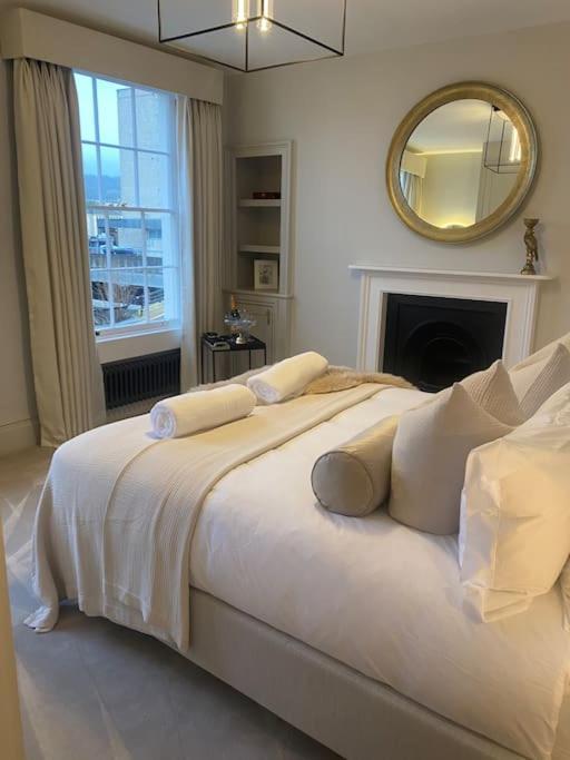 Luxury Georgian Apartment - 5 Minute Walk To Spa Bath Exterior photo