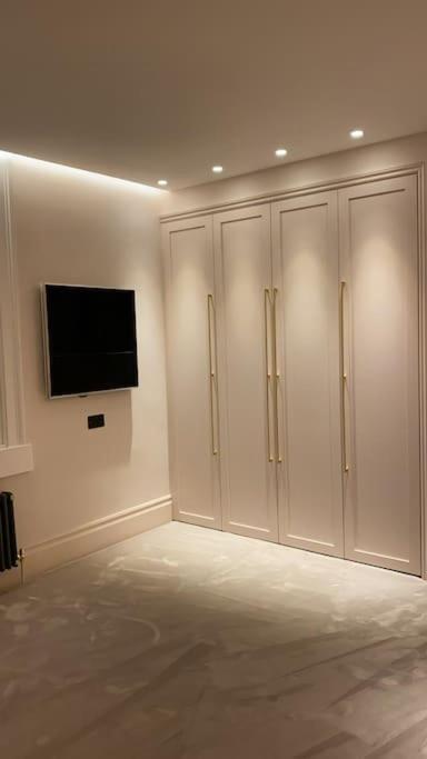 Luxury Georgian Apartment - 5 Minute Walk To Spa Bath Exterior photo