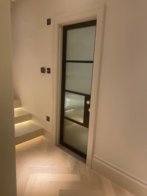 Luxury Georgian Apartment - 5 Minute Walk To Spa Bath Exterior photo