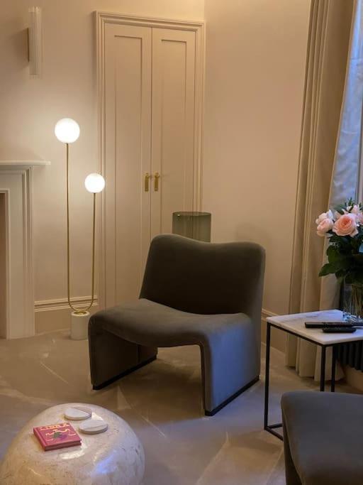 Luxury Georgian Apartment - 5 Minute Walk To Spa Bath Exterior photo