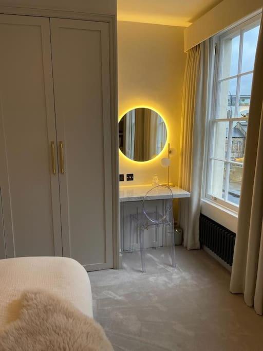 Luxury Georgian Apartment - 5 Minute Walk To Spa Bath Exterior photo
